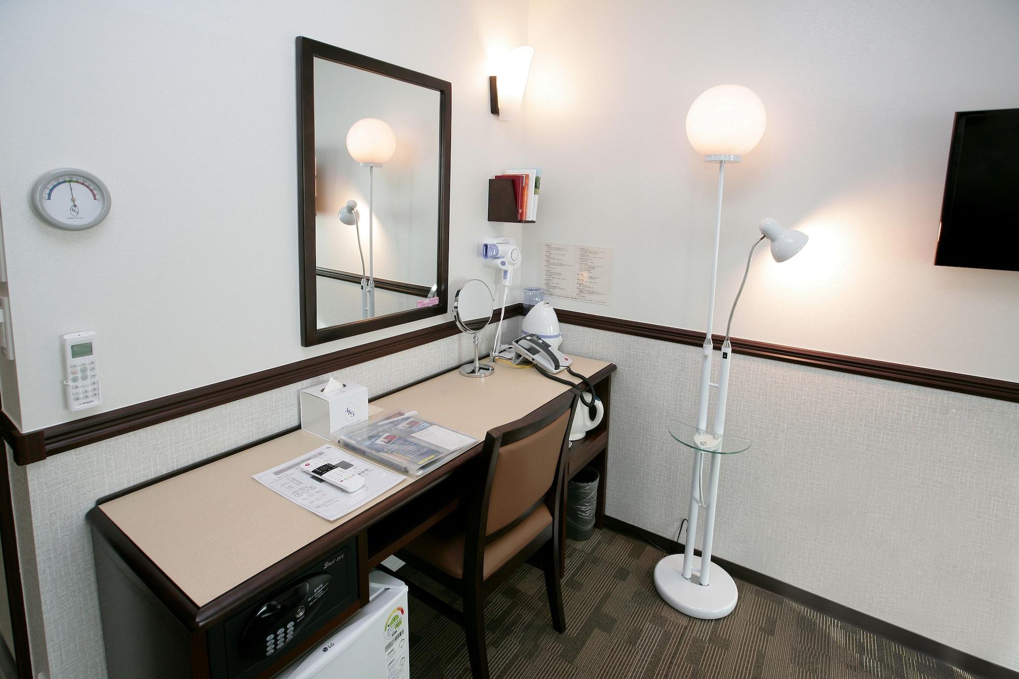 Toyoko Inn Busan Haeundae 2 Екстер'єр фото