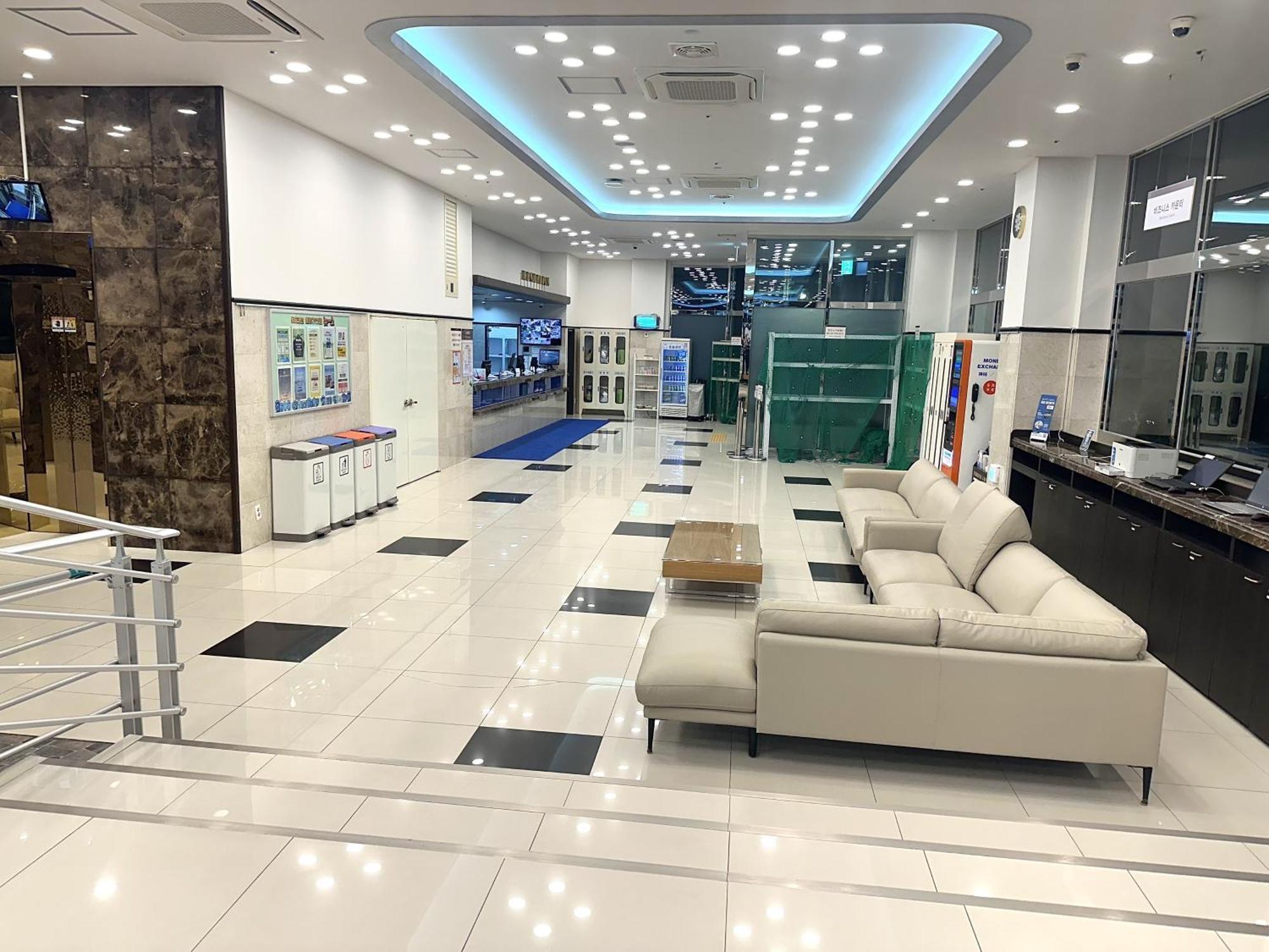 Toyoko Inn Busan Haeundae 2 Екстер'єр фото