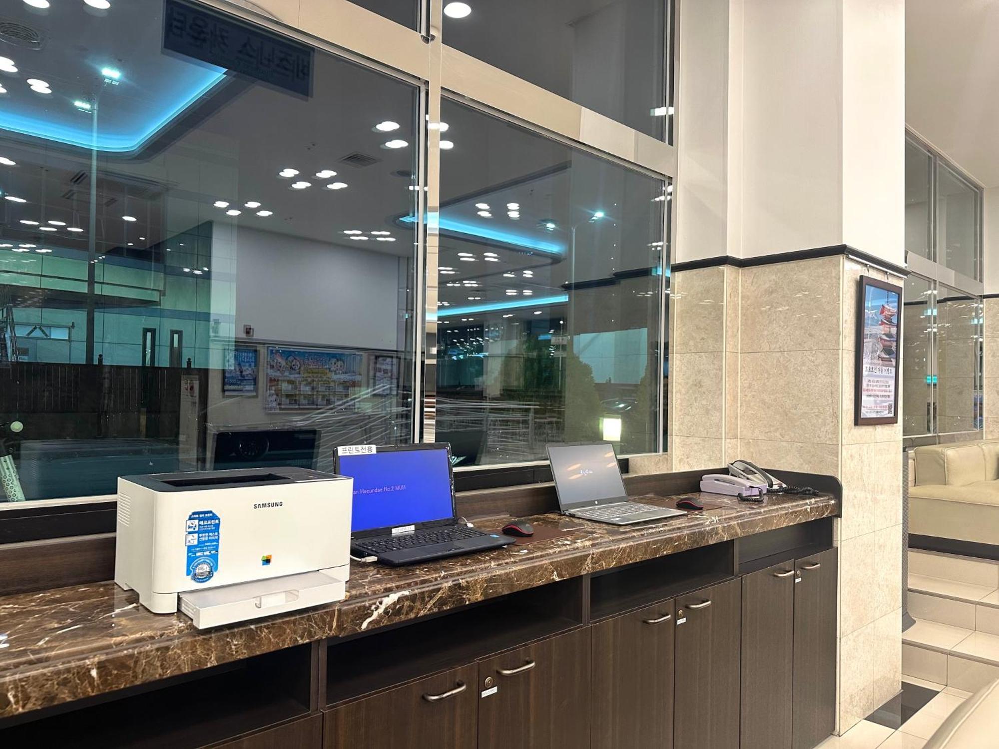 Toyoko Inn Busan Haeundae 2 Екстер'єр фото