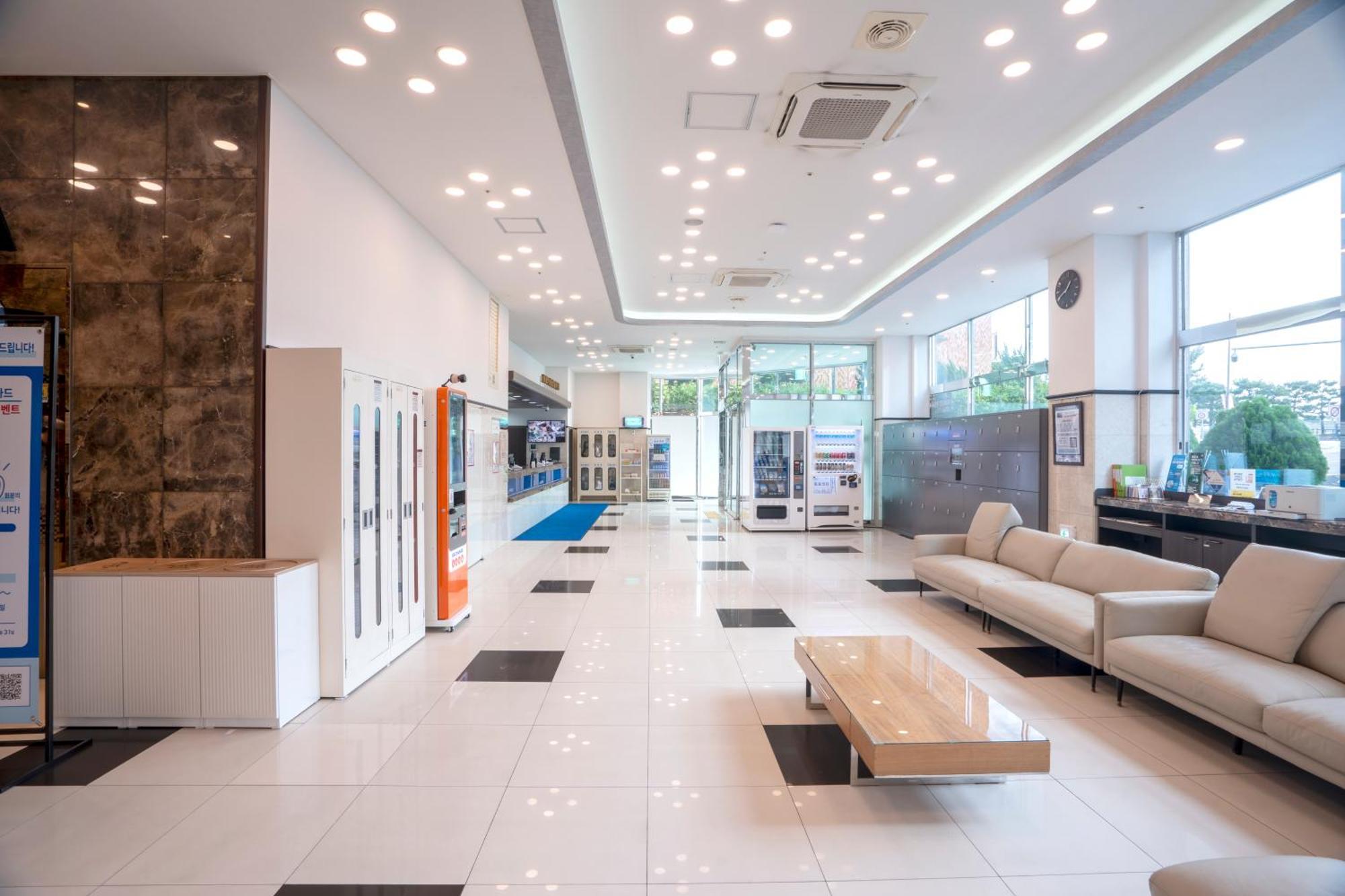 Toyoko Inn Busan Haeundae 2 Екстер'єр фото