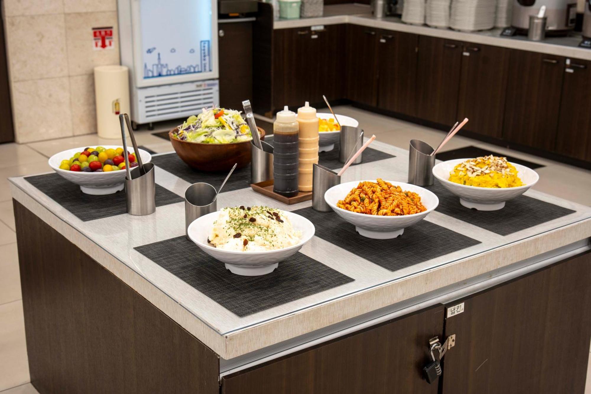 Toyoko Inn Busan Haeundae 2 Екстер'єр фото